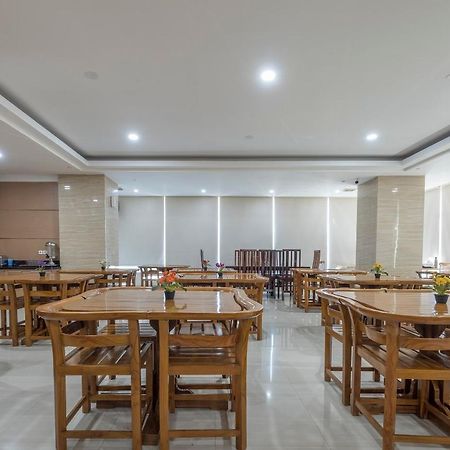 Oyo 1114 Hotel Denpasar Makassar Luaran gambar