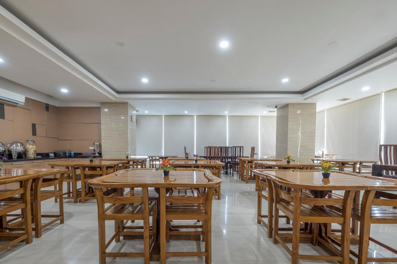 Oyo 1114 Hotel Denpasar Makassar Luaran gambar