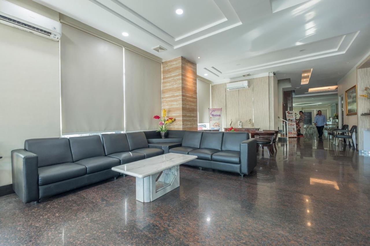 Oyo 1114 Hotel Denpasar Makassar Luaran gambar