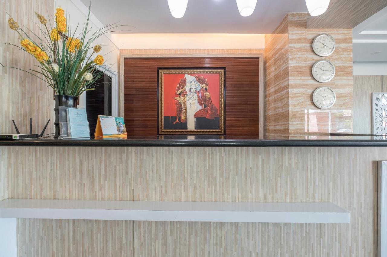 Oyo 1114 Hotel Denpasar Makassar Luaran gambar