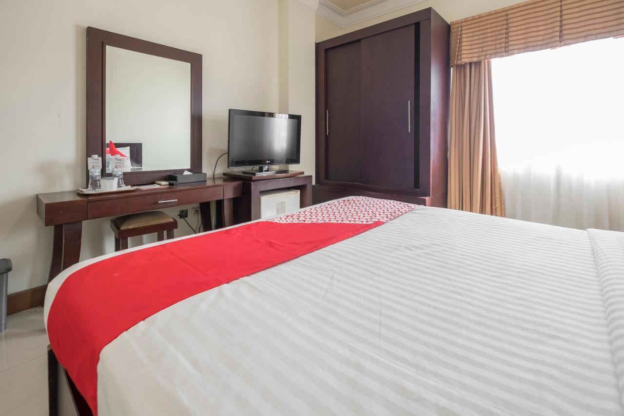Oyo 1114 Hotel Denpasar Makassar Luaran gambar