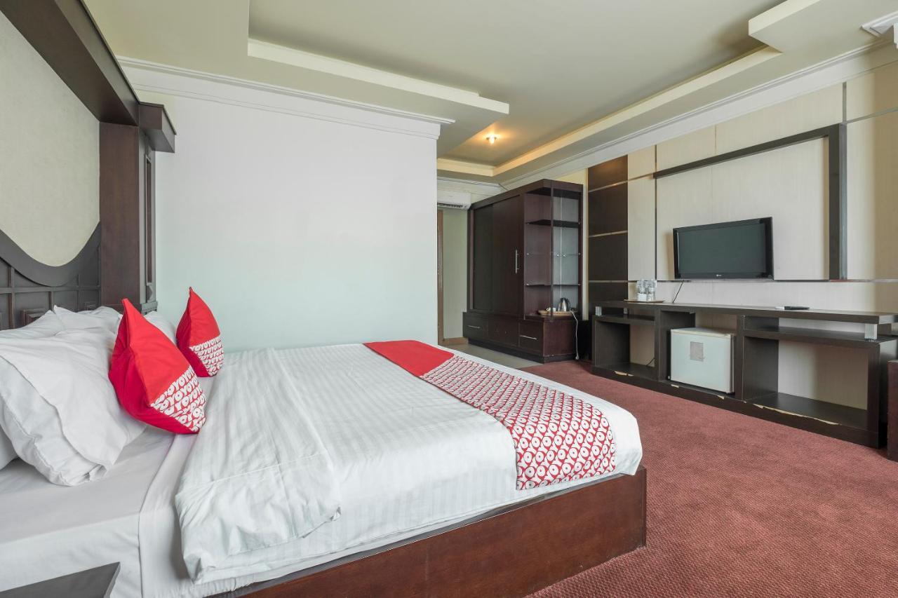 Oyo 1114 Hotel Denpasar Makassar Luaran gambar