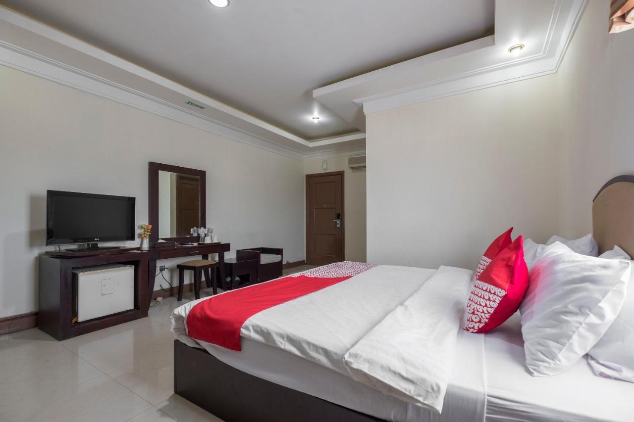 Oyo 1114 Hotel Denpasar Makassar Luaran gambar