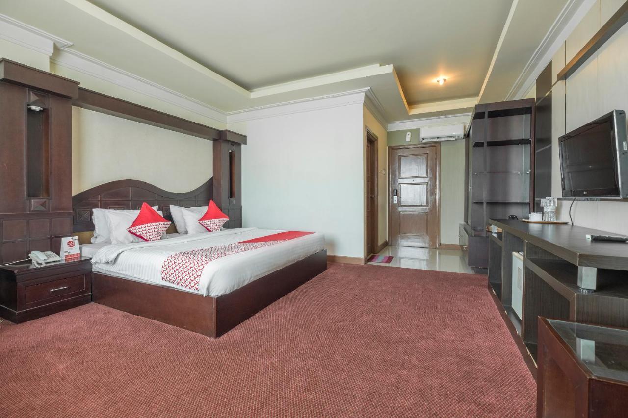 Oyo 1114 Hotel Denpasar Makassar Luaran gambar