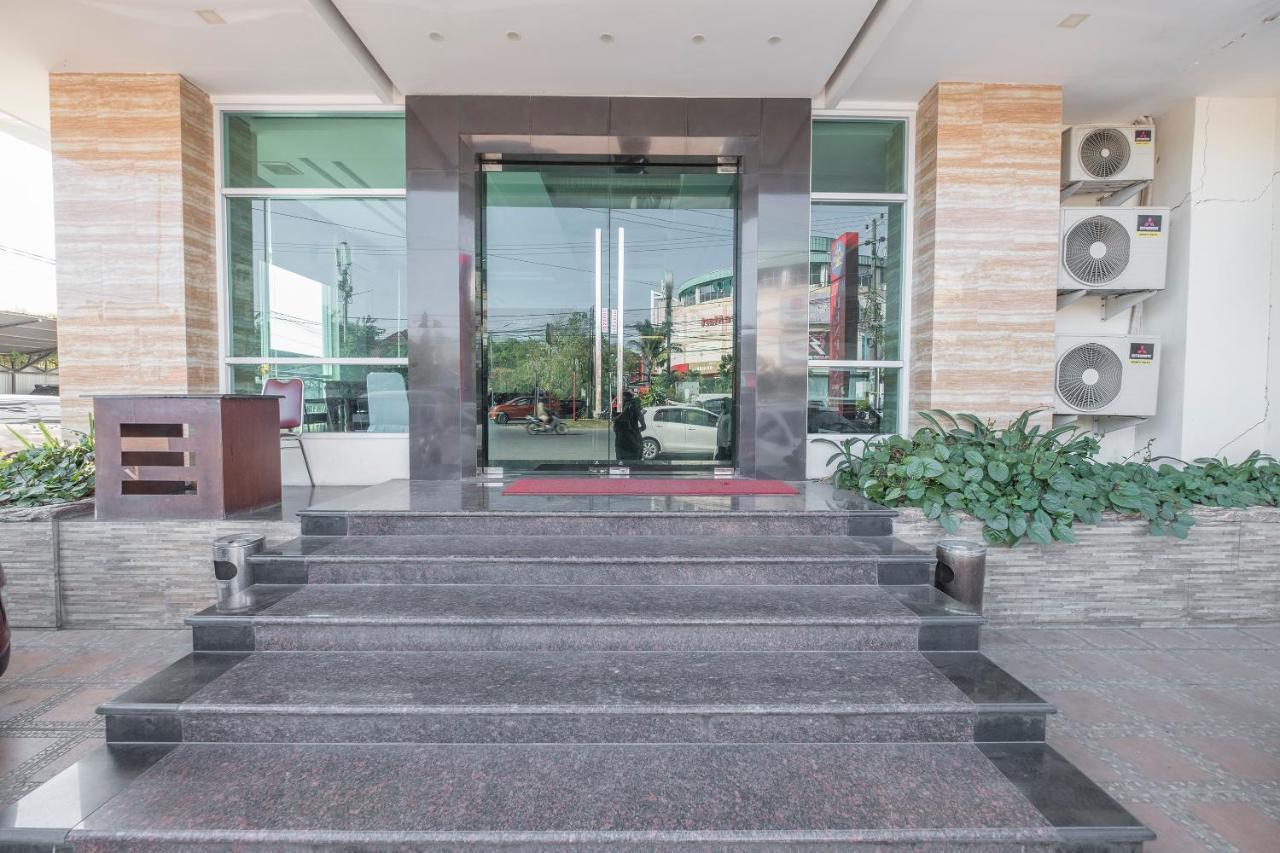 Oyo 1114 Hotel Denpasar Makassar Luaran gambar
