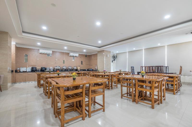 Oyo 1114 Hotel Denpasar Makassar Luaran gambar